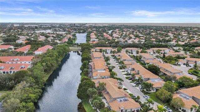 5633 NW 117th Avenue, Coral Springs, FL 33076