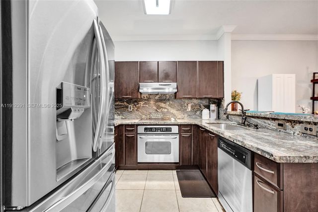 5633 NW 117th Avenue, Coral Springs, FL 33076