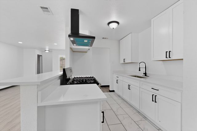 301 Stoneport Drive, Dallas, TX 75217