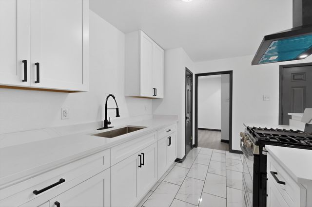 301 Stoneport Drive, Dallas, TX 75217