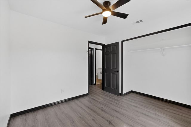 301 Stoneport Drive, Dallas, TX 75217