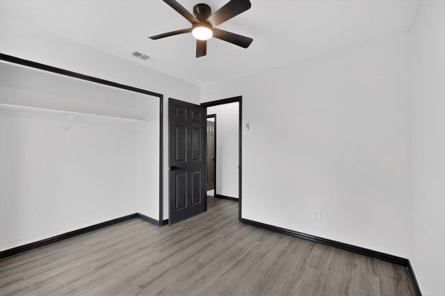 301 Stoneport Drive, Dallas, TX 75217