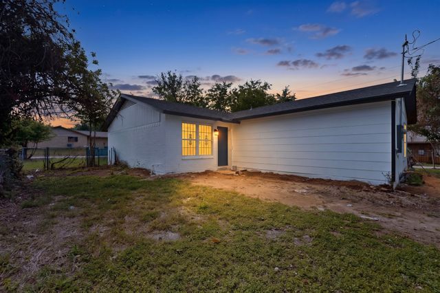 301 Stoneport Drive, Dallas, TX 75217