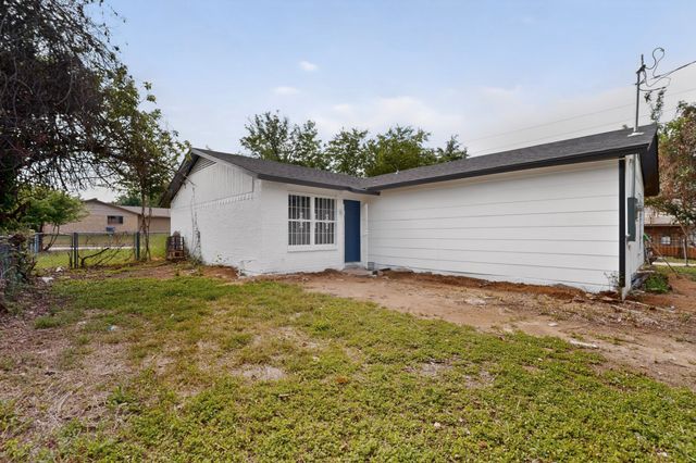 301 Stoneport Drive, Dallas, TX 75217