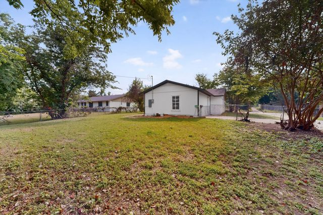 301 Stoneport Drive, Dallas, TX 75217