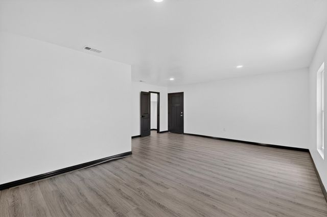 301 Stoneport Drive, Dallas, TX 75217