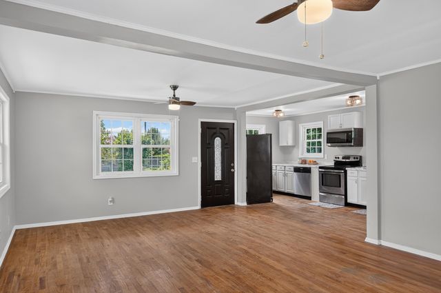 513 W Gordon Avenue, Rossville, GA 30741