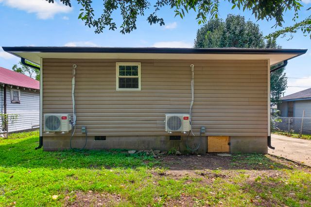 513 W Gordon Avenue, Rossville, GA 30741