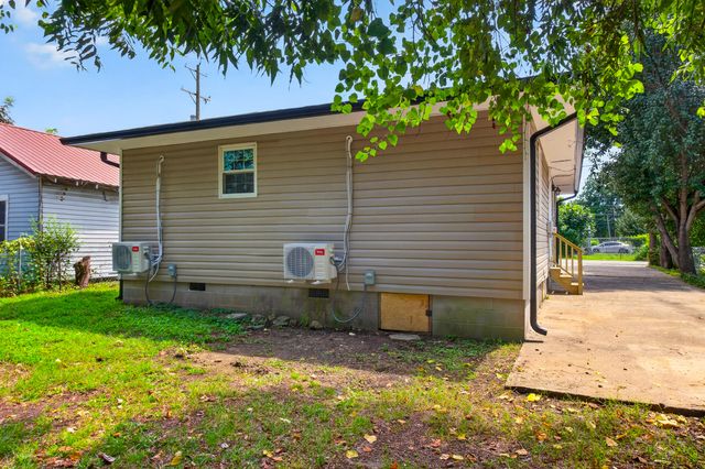 513 W Gordon Avenue, Rossville, GA 30741