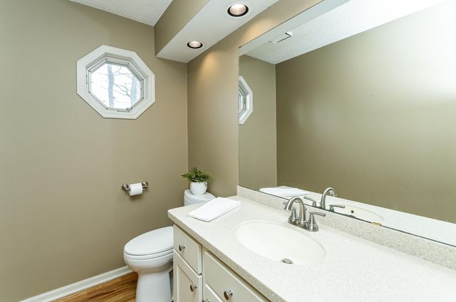 1075 23rd Avenue SW, Rochester, MN 55902