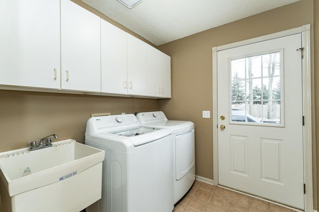 1075 23rd Avenue SW, Rochester, MN 55902