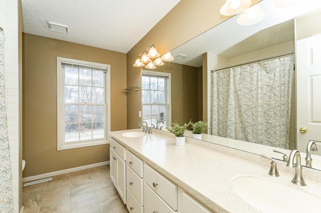 1075 23rd Avenue SW, Rochester, MN 55902