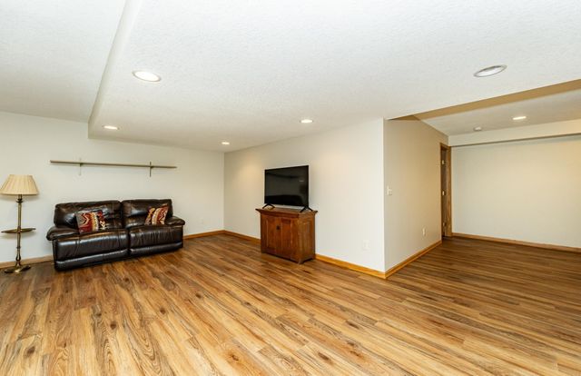 1075 23rd Avenue SW, Rochester, MN 55902