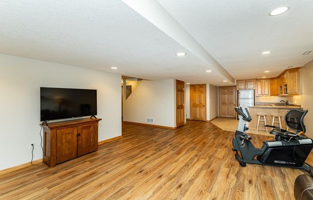 1075 23rd Avenue SW, Rochester, MN 55902