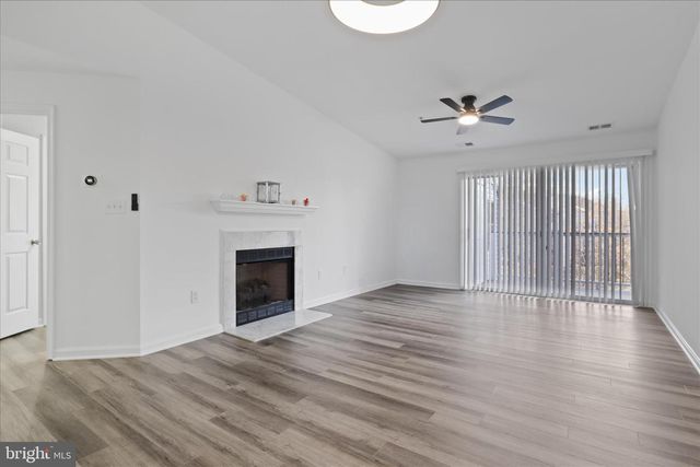 20605 CORNSTALK TER #302, Ashburn, VA 20147