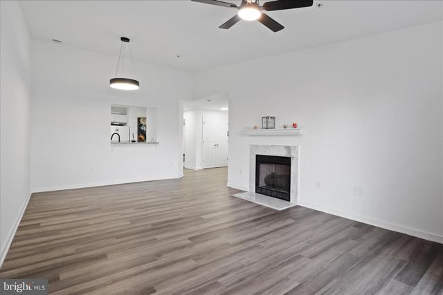 20605 CORNSTALK TER #302, Ashburn, VA 20147