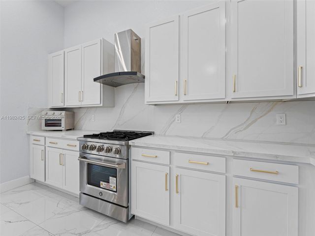 14478 SW 21st St, Miami, FL 33175