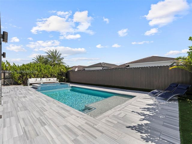 14478 SW 21st St, Miami, FL 33175