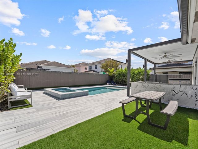 14478 SW 21st St, Miami, FL 33175