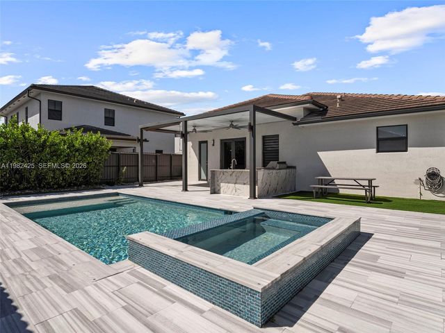 14478 SW 21st St, Miami, FL 33175