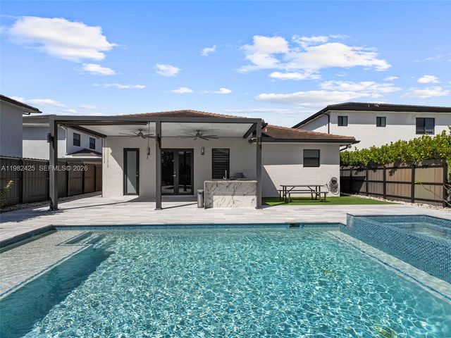 14478 SW 21st St, Miami, FL 33175