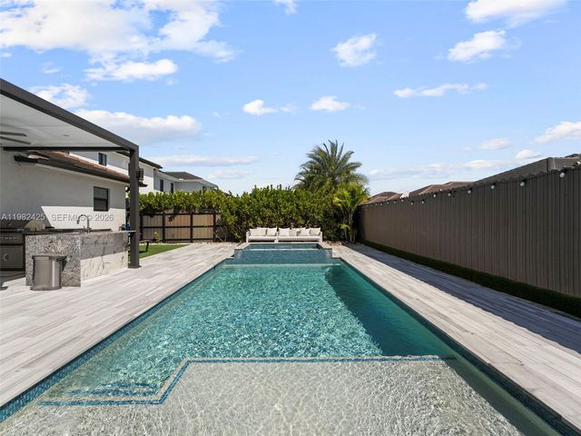 14478 SW 21st St, Miami, FL 33175