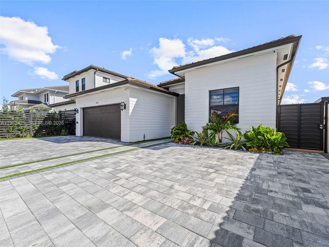 14478 SW 21st St, Miami, FL 33175