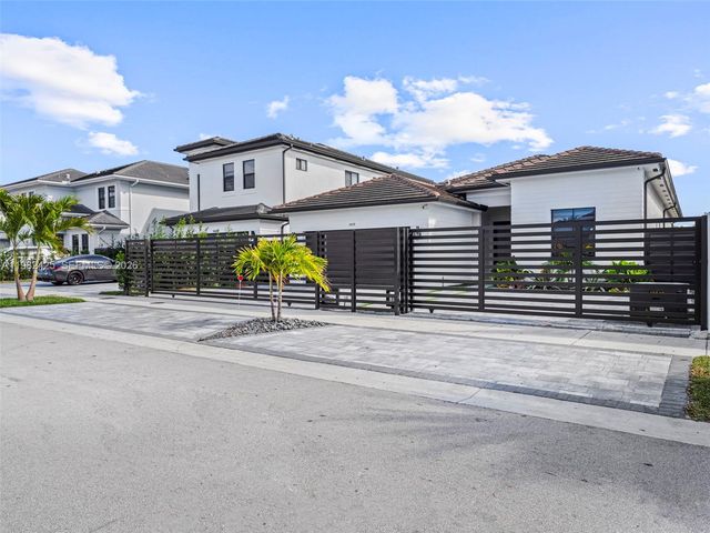 14478 SW 21st St, Miami, FL 33175