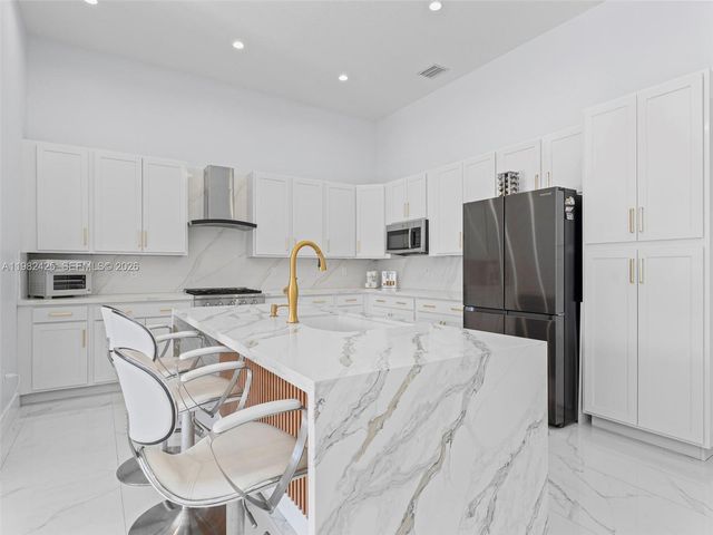 14478 SW 21st St, Miami, FL 33175