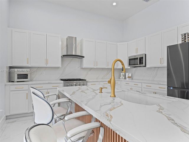 14478 SW 21st St, Miami, FL 33175