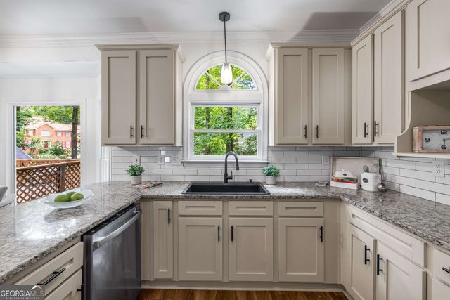 11940 N Hickory Trace, Alpharetta, GA 30004