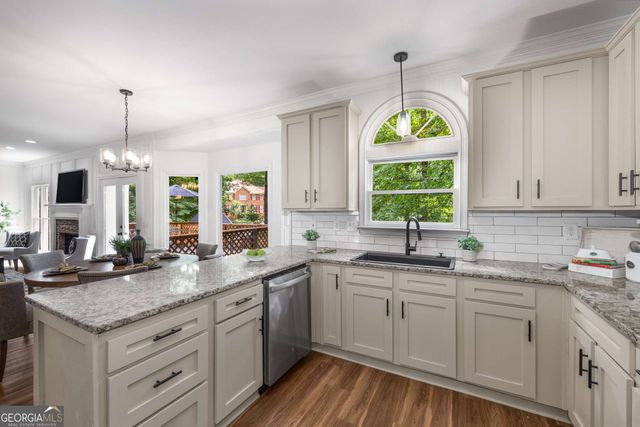 11940 N Hickory Trace, Alpharetta, GA 30004