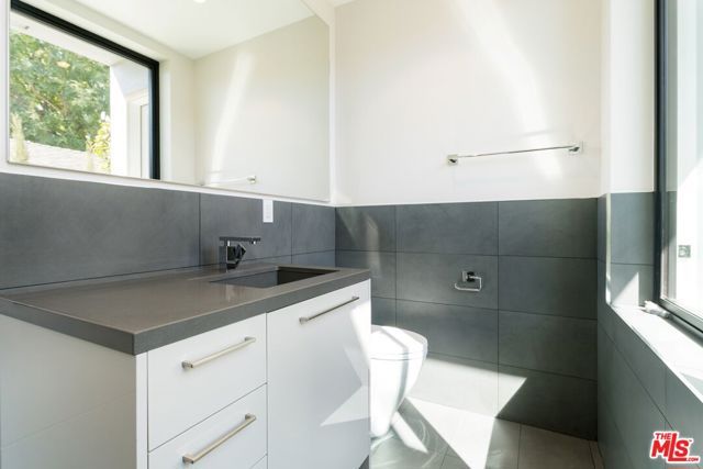 159 S Bowling Green Way, Los Angeles, CA 90049