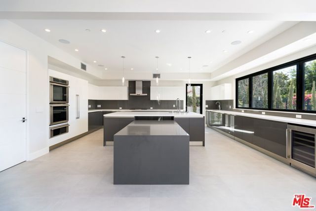 159 S Bowling Green Way, Los Angeles, CA 90049