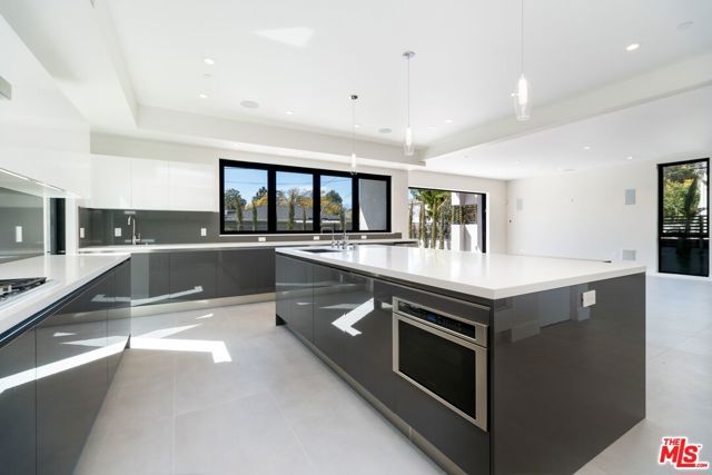 159 S Bowling Green Way, Los Angeles, CA 90049