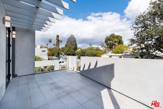 159 S Bowling Green Way, Los Angeles, CA 90049