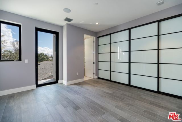 159 S Bowling Green Way, Los Angeles, CA 90049