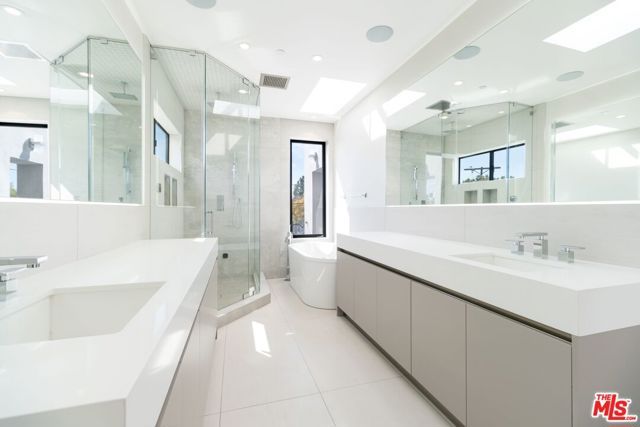 159 S Bowling Green Way, Los Angeles, CA 90049