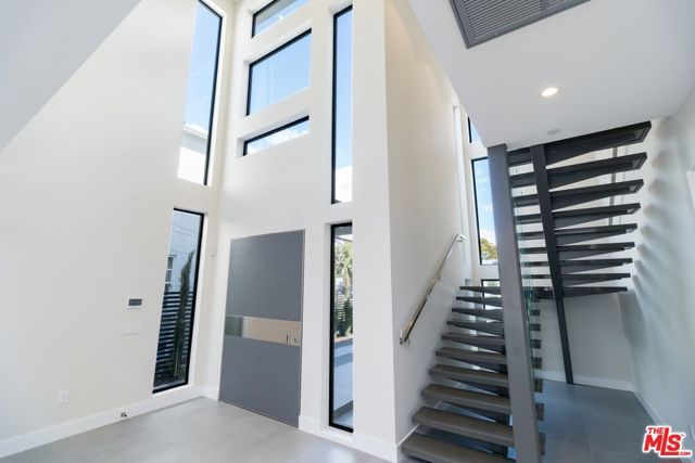 159 S Bowling Green Way, Los Angeles, CA 90049