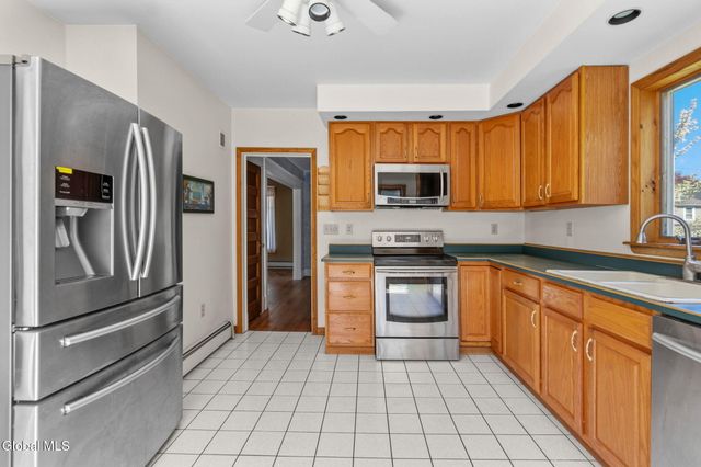 418 Plymouth Avenue, Schenectady, NY 12308