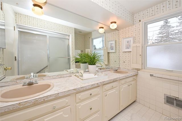 488 Bryn Mawr Street, Birmingham, MI 48009