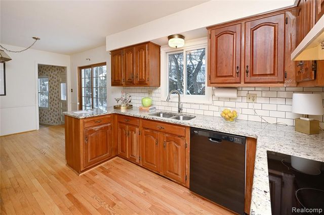 488 Bryn Mawr Street, Birmingham, MI 48009