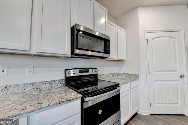 393 Walnut Grove Way, Pendergrass, GA 30567