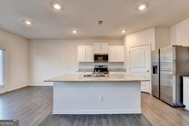 393 Walnut Grove Way, Pendergrass, GA 30567