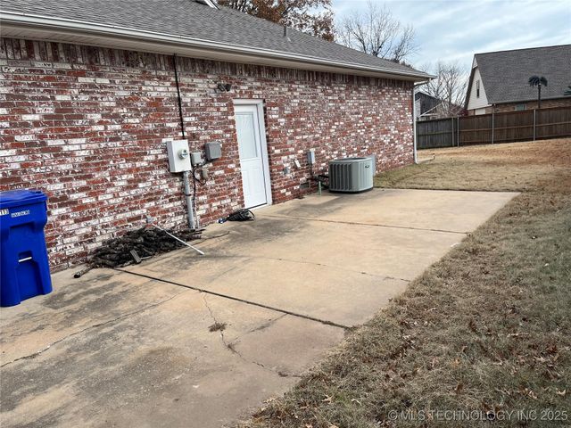 1113 E Dover Place, Broken Arrow, OK 74012