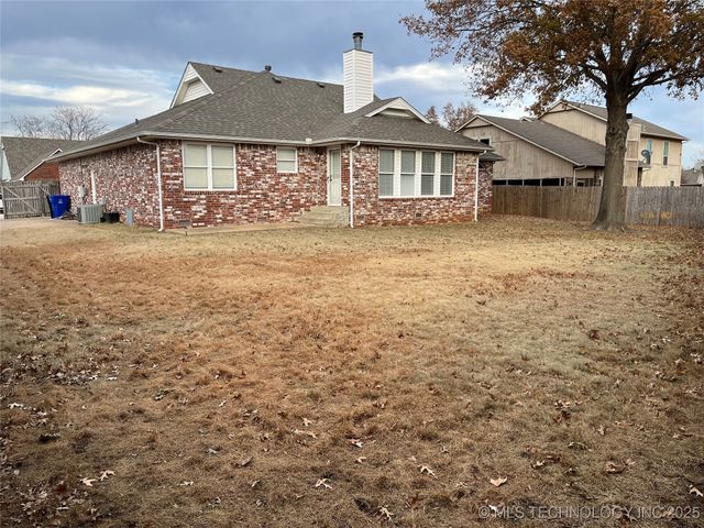 1113 E Dover Place, Broken Arrow, OK 74012