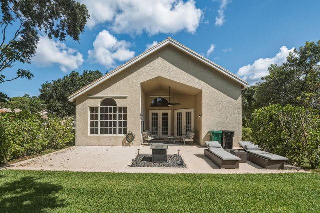 609 SW St Thomas Cove, Port St. Lucie, FL 34986
