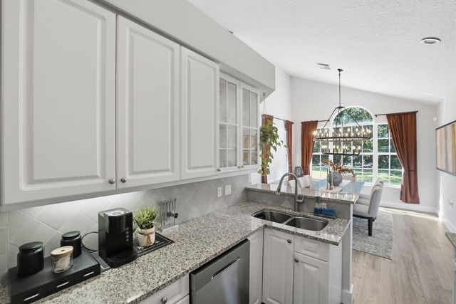609 SW St Thomas Cove, Port St. Lucie, FL 34986