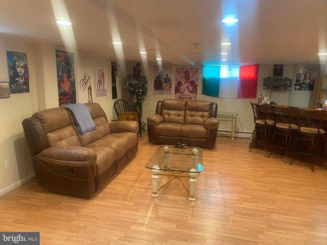 633 TURF LN, Conshohocken, PA 19428