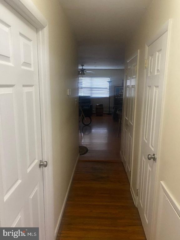 Image 5 of property listing at 633 TURF LN, Conshohocken, PA 19428